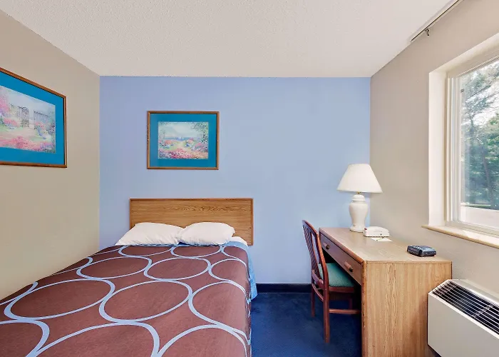 Super 8 By Wyndham Newburgh/West Point Stewart Intl Airport Motel