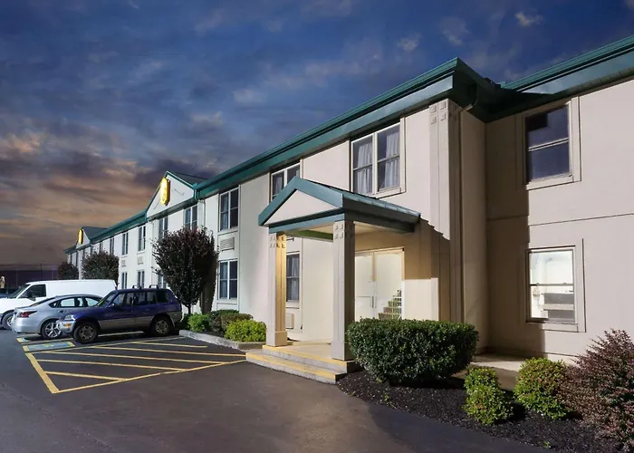 Super 8 By Wyndham Harrisburg Hershey West