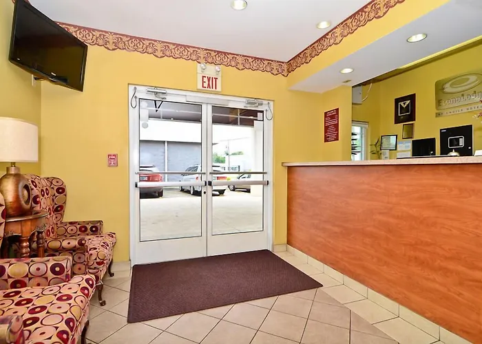 Econo Lodge Louisville Airport