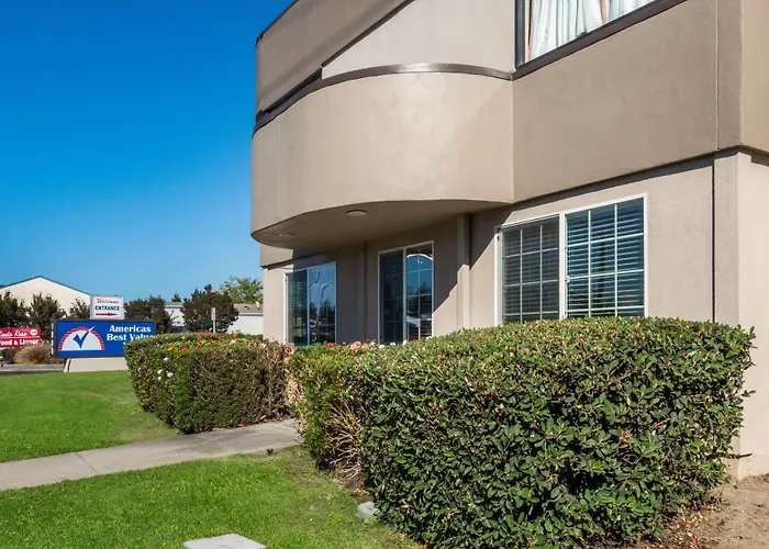 Hotels near Santa Rosa Airport