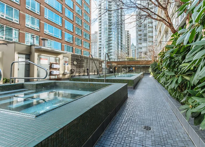 L'Hermitage Hotel Vancouver