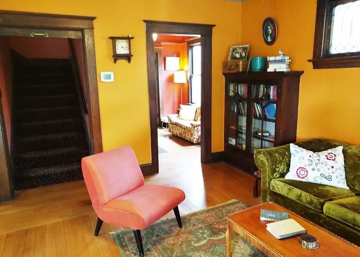 Bluebird Guesthouse Portland