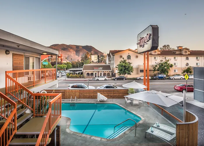 The Tangerine - A Burbank Hotel