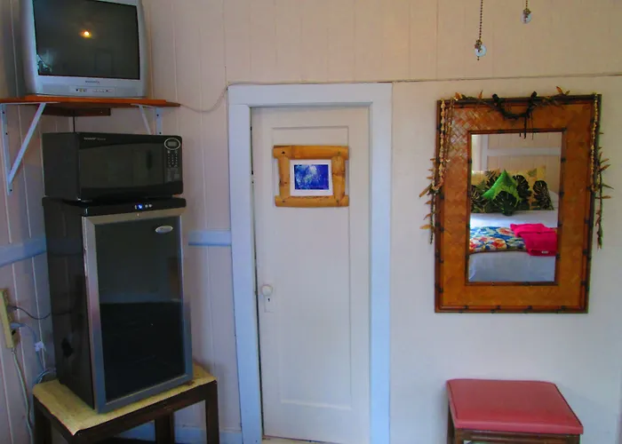 Wild Ginger Inn Hotel & Hostel Hilo
