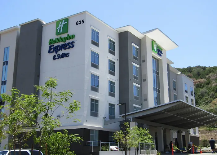 Holiday Inn Express & Suites San Diego - Mission Valley By Ihg