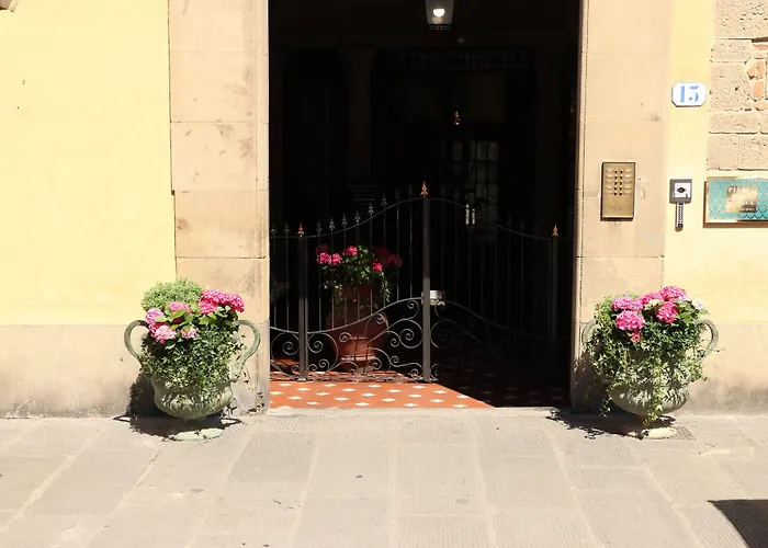 Piazza Pitti Palace - Residenza D'Epoca Florence