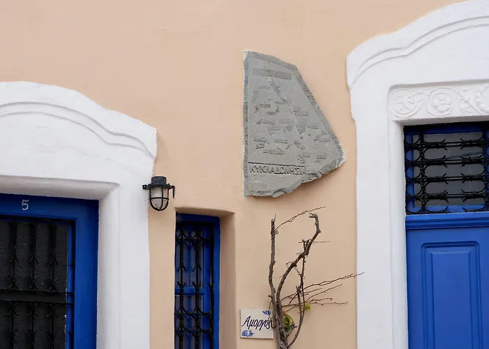 Kykladonisia Traditional Settlement Fira 