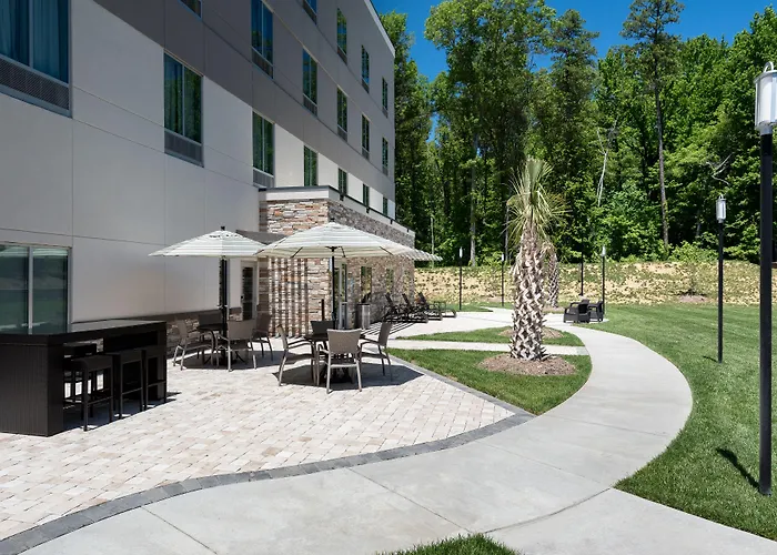 Holiday Inn Express & Suites - Charlotte Airport By Ihg