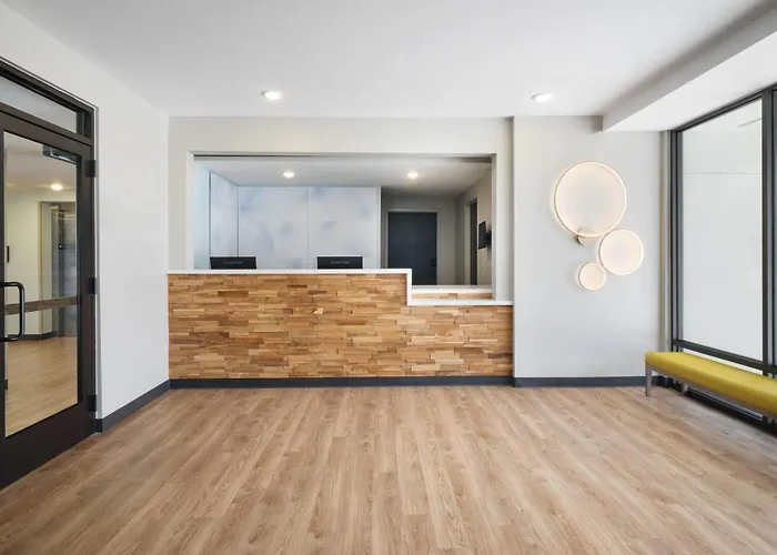 Echo Suites Extended Stay By Wyndham Springfield Airport Plz