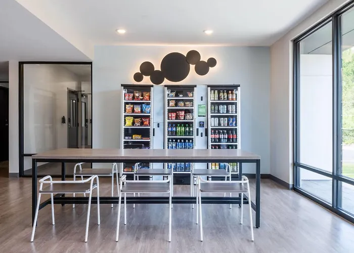 Echo Suites Extended Stay By Wyndham Springfield Airport Plz