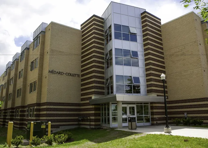 Universite De Moncton