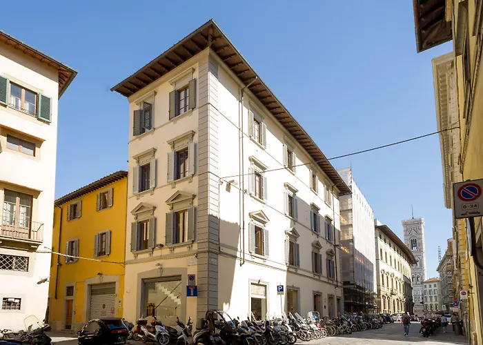 Arnobio Florence Suites