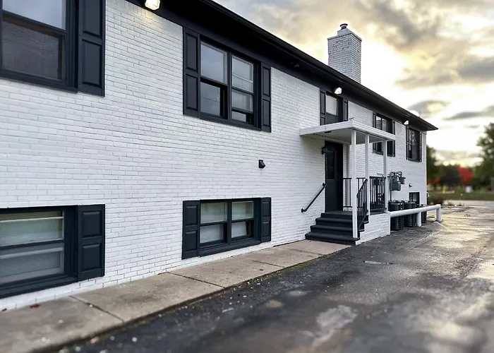 Dtw Suites Romulus