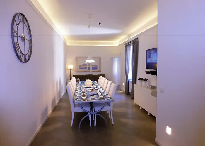 Sotto Le Stelle Ai Decumani Bed & Breakfast Naples