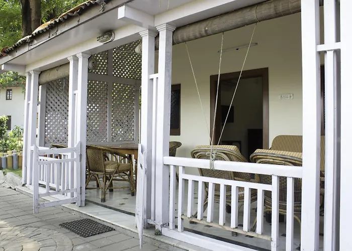 Turf Club House Hotel Pune
