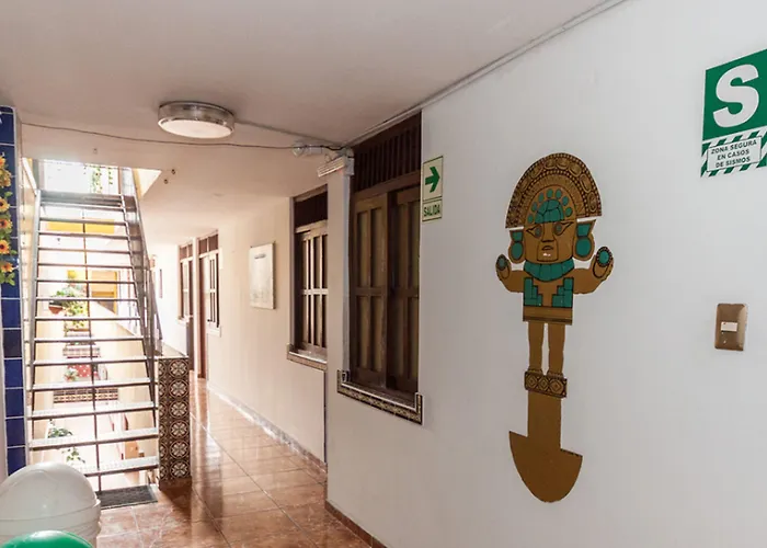 Hostal Iquique Lima