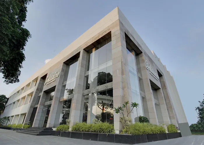 Capital O 19666 Hotel Solitaire Nagpur