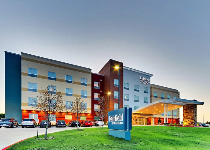 Fairfield Inn & Suites By Marriott Dallas Love Field