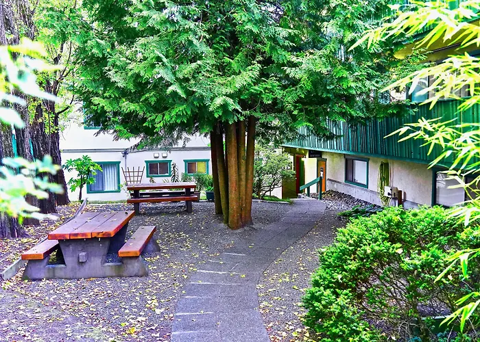 Robin Hood Inn And Suites Victoria
