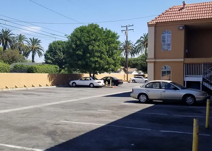 Lotus By Hotel Inn Ontario