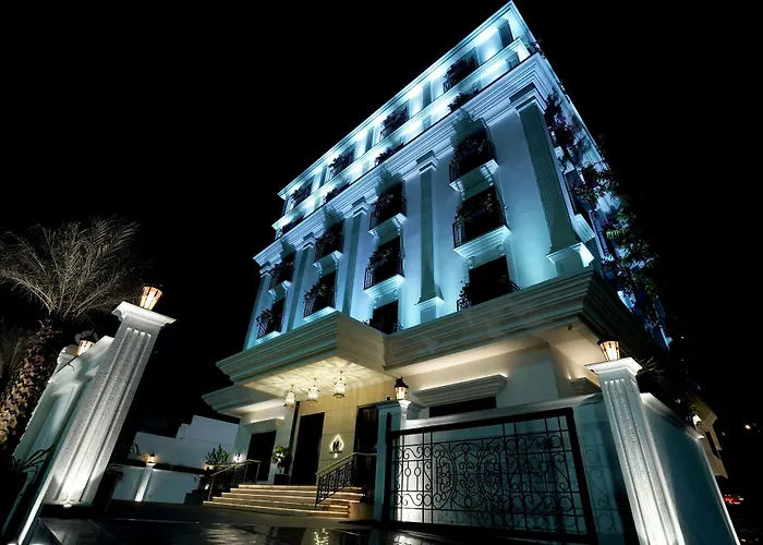 M2 Square By Monday Premium Hotel Nagpur