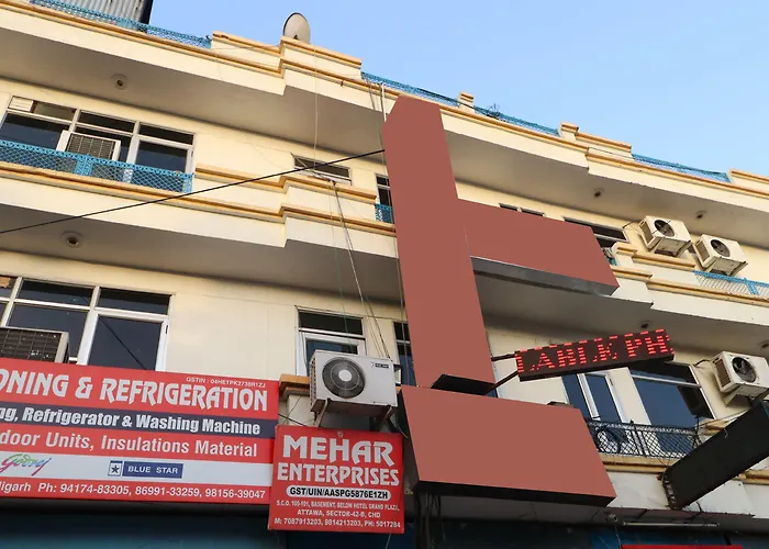Oyo 38170 Hotel Grand Plaza Chandigarh