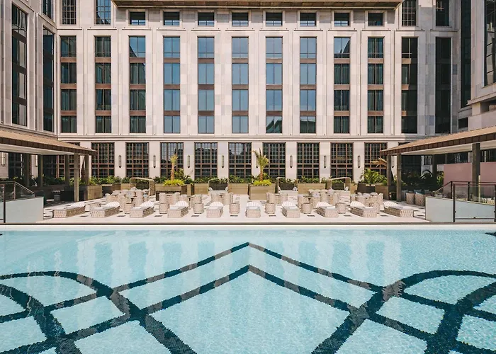 Fairmont Mumbai Hotel