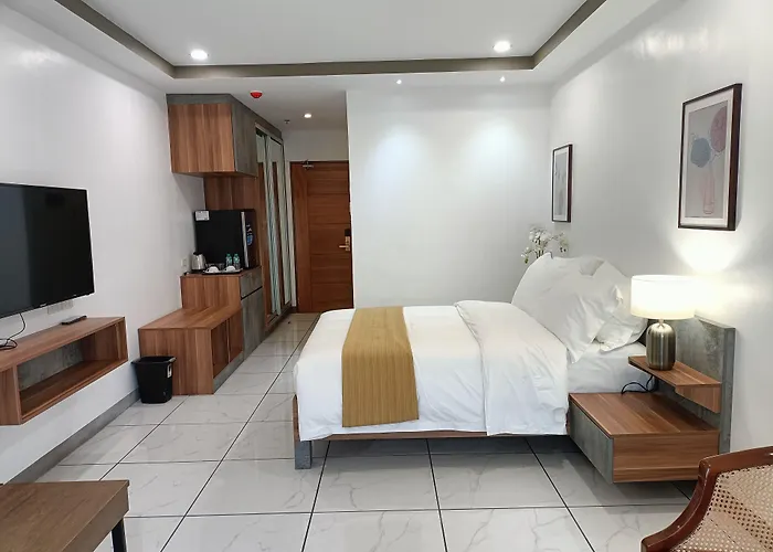 Rosh Hotel Manila