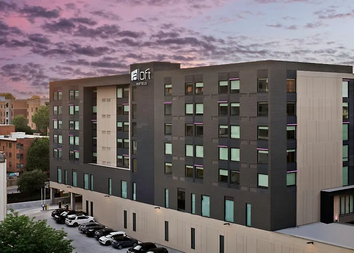 Aloft Kansas City Country Club Plaza