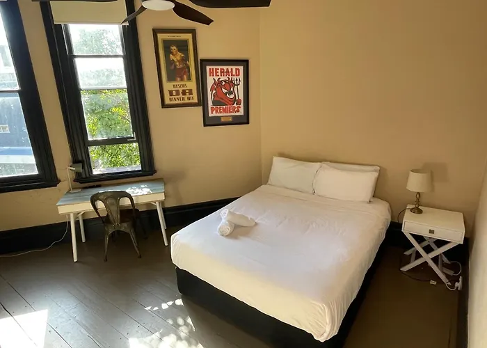 Glengarry Castle Hotel Sydney