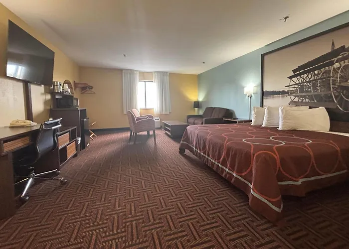 Super 8 By Wyndham Peoria Motel