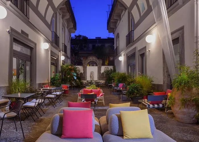 Hotel Piazza Bellini & Apartments Naples