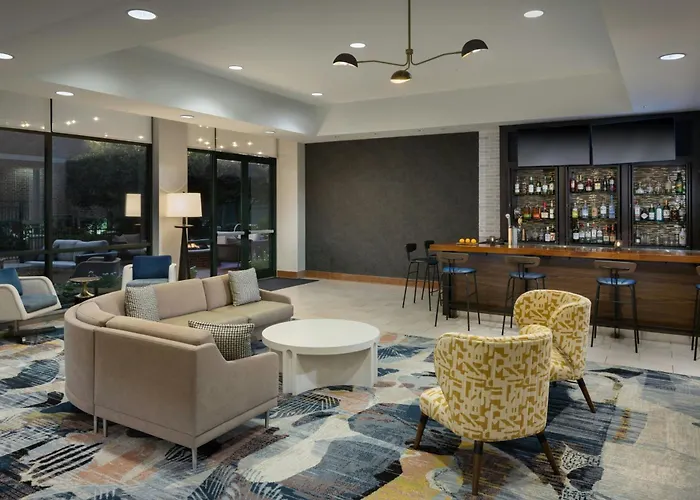 Courtyard By Marriott Little Rock Downtown Hotel