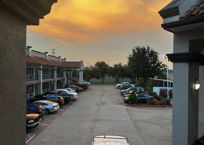 Island Suites Hobby Airport Houston
