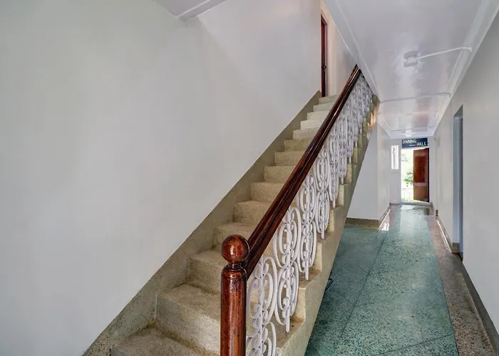 Hotel O By Oyo Wooden Cave By M2 Srinagar 