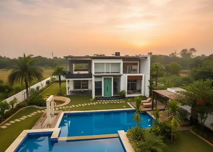 Stayvista La Paradise Luxurry 2Br Villa In Amritsar With Private Pool & Lawn