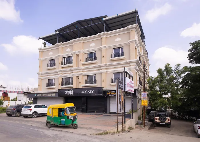 Pravasa Stay Near Luv Kush Square Indore
