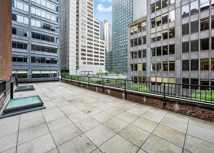 Landmarked Nyc Townhome - Sleeps 10 -Group-Friendly New York