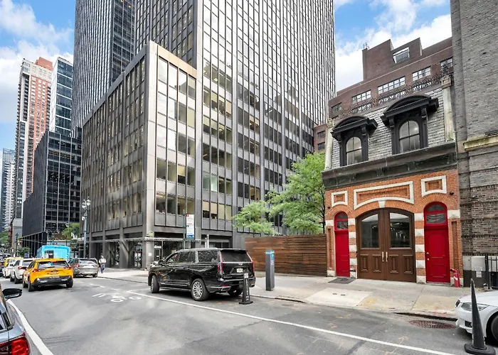 Landmarked Nyc Townhome - Sleeps 10 -Group-Friendly New York