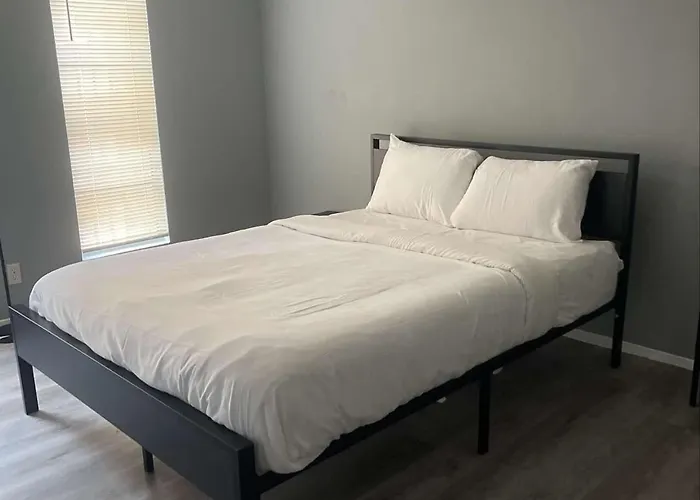 2 Or 3 Bedroom Extended Stay Walk To Strip Mgm Casino Shop Club Las Vegas