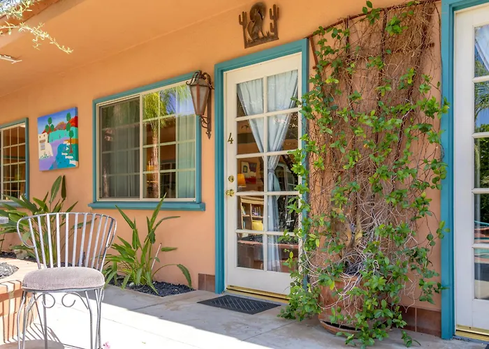 Coyote Inn - 21 And Over - A Town & Desert Boutique Hotel Palm Springs