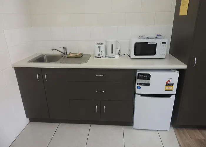 Cedar Lodge Motel Townsville