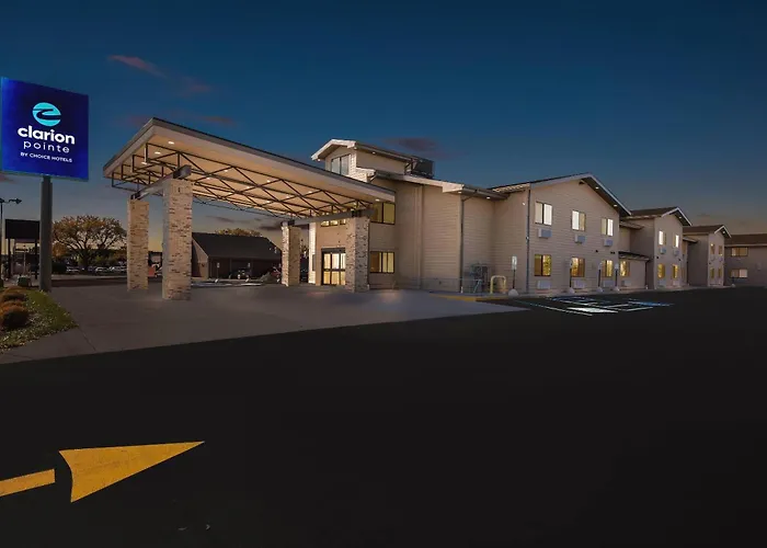 Clarion Pointe Milwaukee Airport Hotel