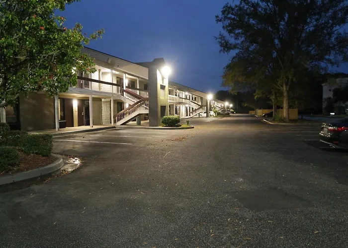 Travelodge By Wyndham North Charleston