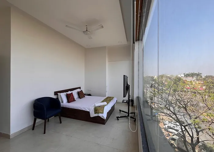 Hotel Golden Leaf Nagpur