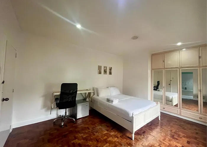 Layover Guesthouse Manila