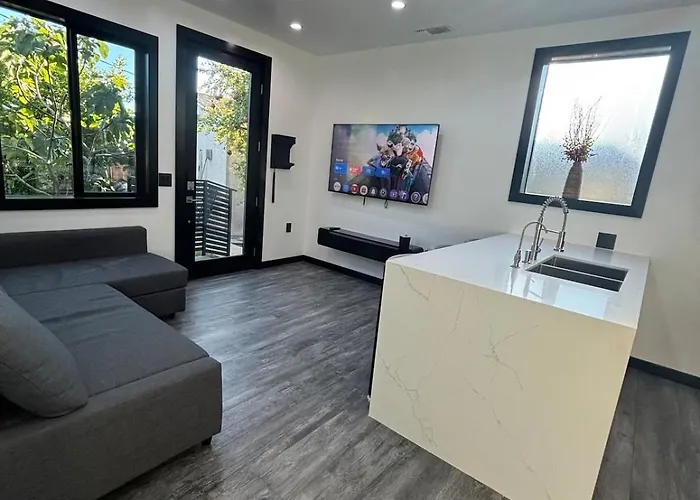 Burbank - Starlight Hills Private Luxury Guest House