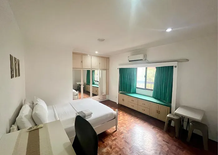 Layover Guesthouse Manila