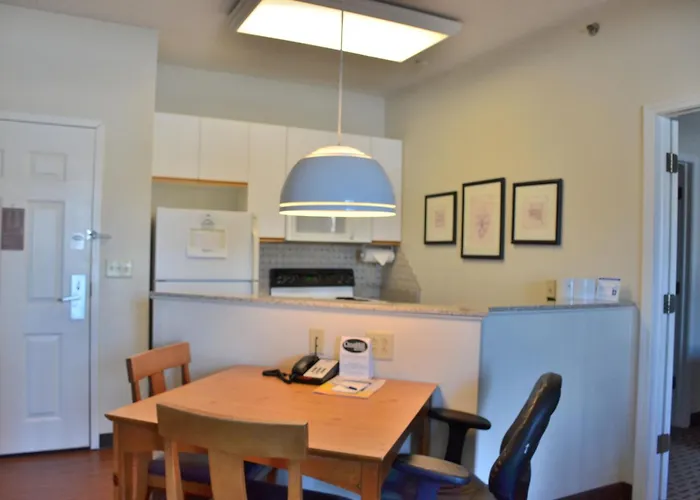 Cresthill Suites Syracuse East Syracuse