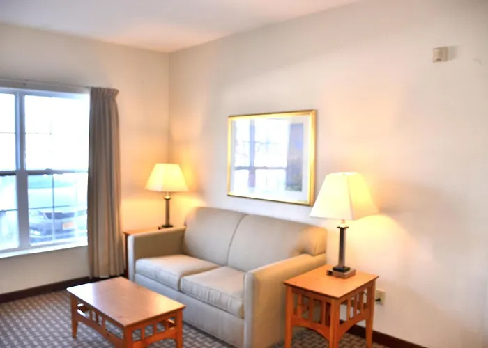 Cresthill Suites Syracuse East Syracuse